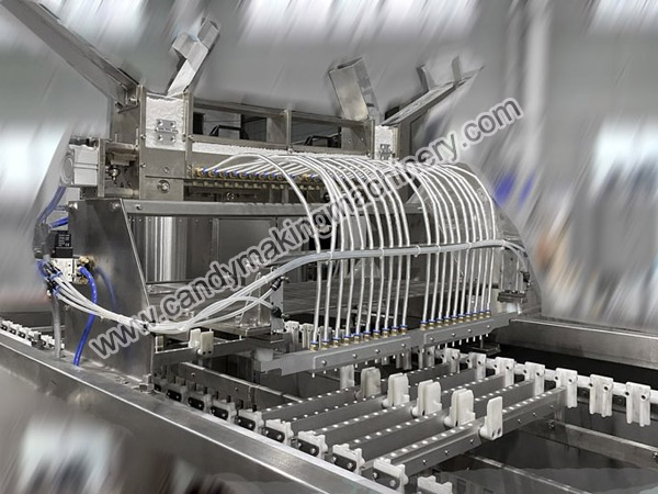 Hard-candy-depositor-machine.jpg Hard-candy-depositor-machine.jpg